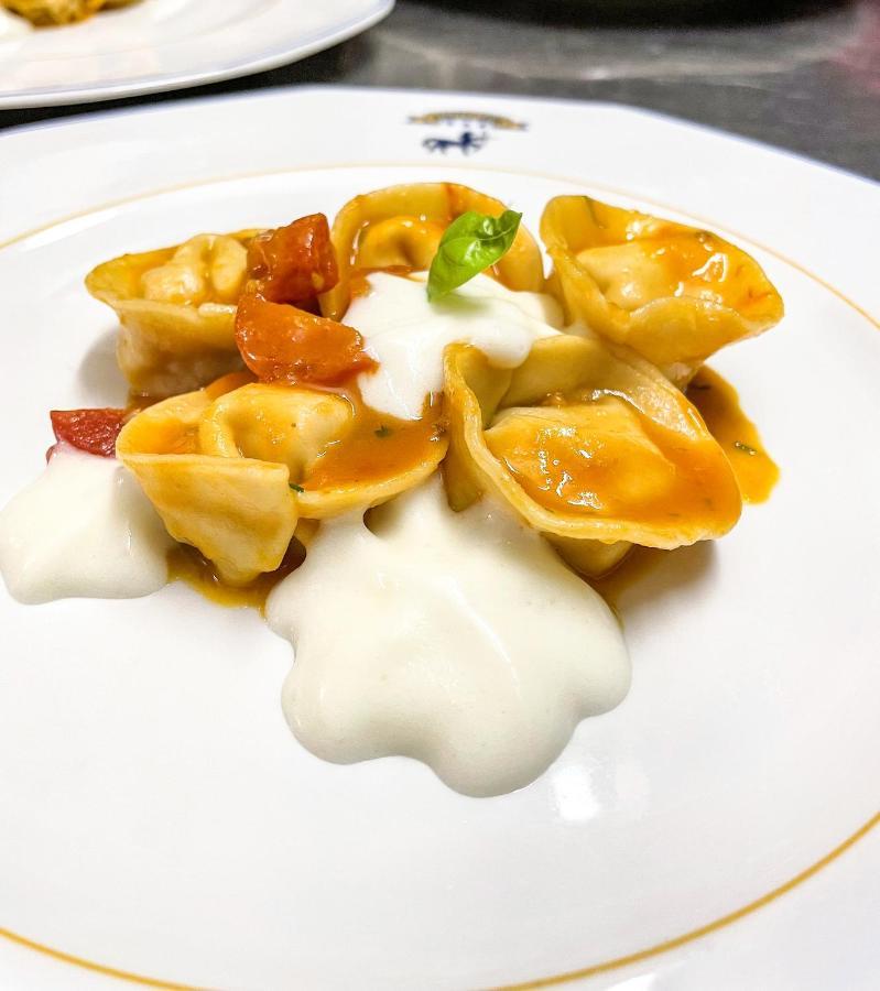 Hotel Ristorante Sagittario Feltre Eksteriør bilde
