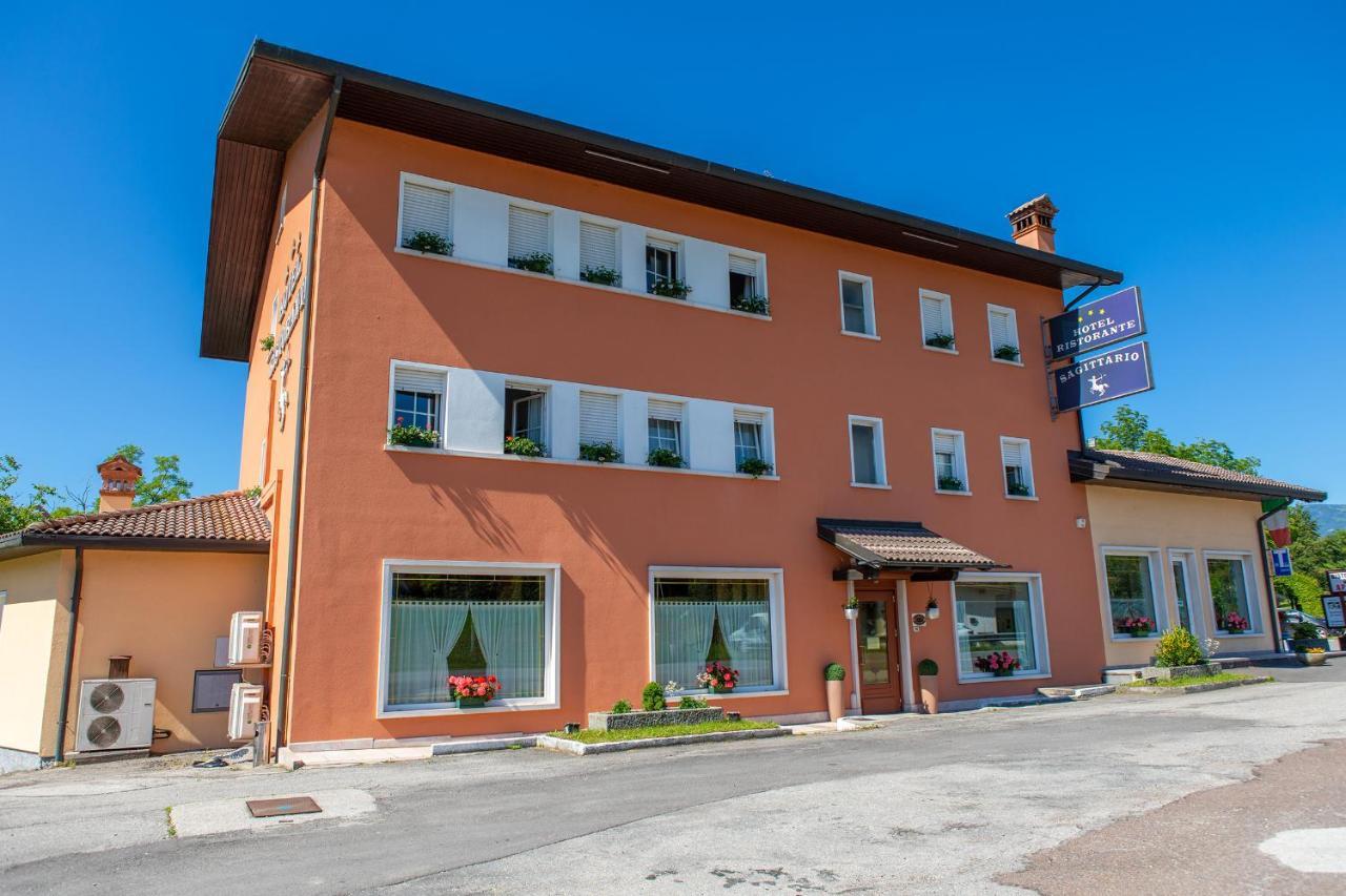 Hotel Ristorante Sagittario Feltre Eksteriør bilde