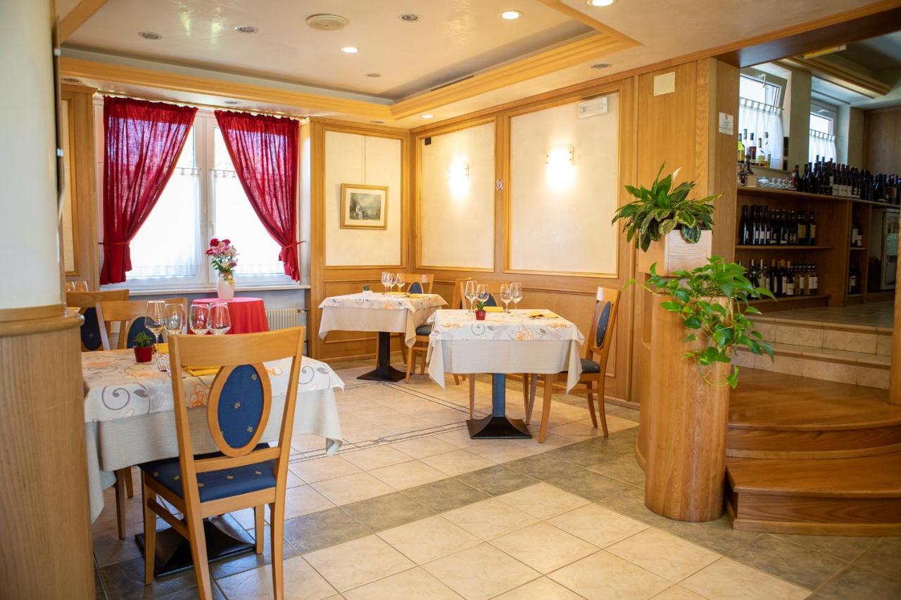 Hotel Ristorante Sagittario Feltre Eksteriør bilde