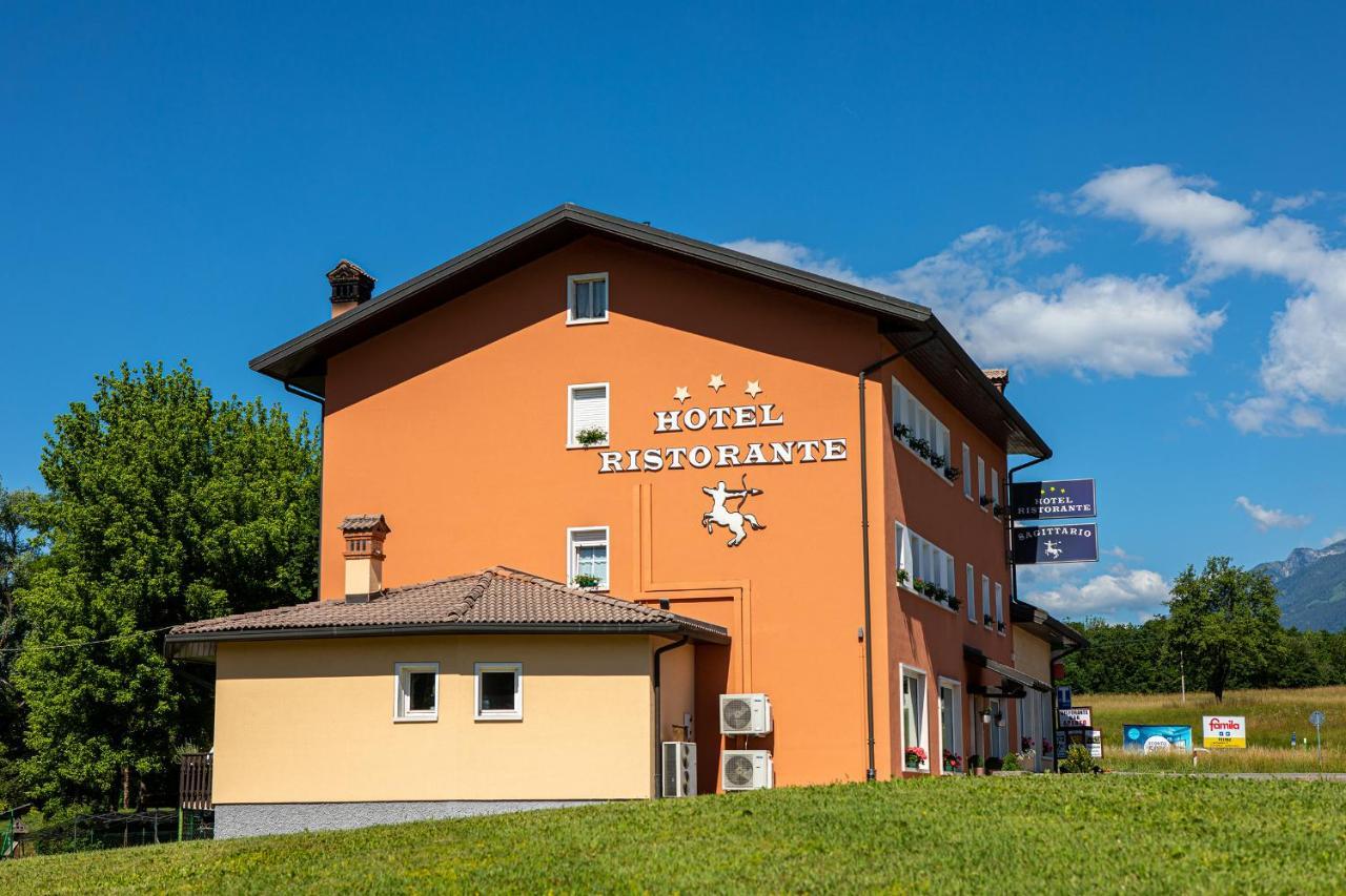 Hotel Ristorante Sagittario Feltre Eksteriør bilde