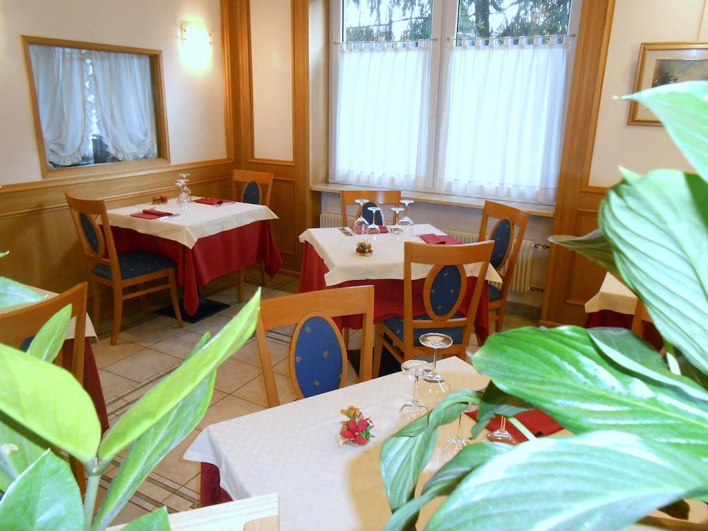 Hotel Ristorante Sagittario Feltre Eksteriør bilde
