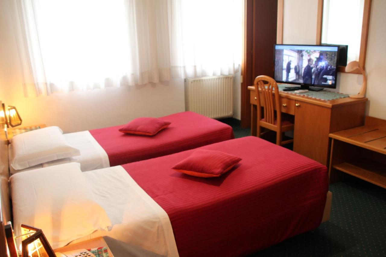 Hotel Ristorante Sagittario Feltre Eksteriør bilde